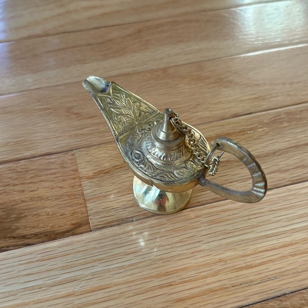 Hand size Brass Genie Lamp - Picture 2 of 5
